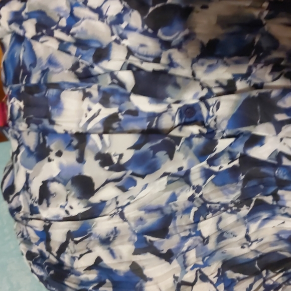 skirt sz 10 navy blue, ilyza NY brand, straight & blue & white sz PM  blouse; - Picture 3 of 5